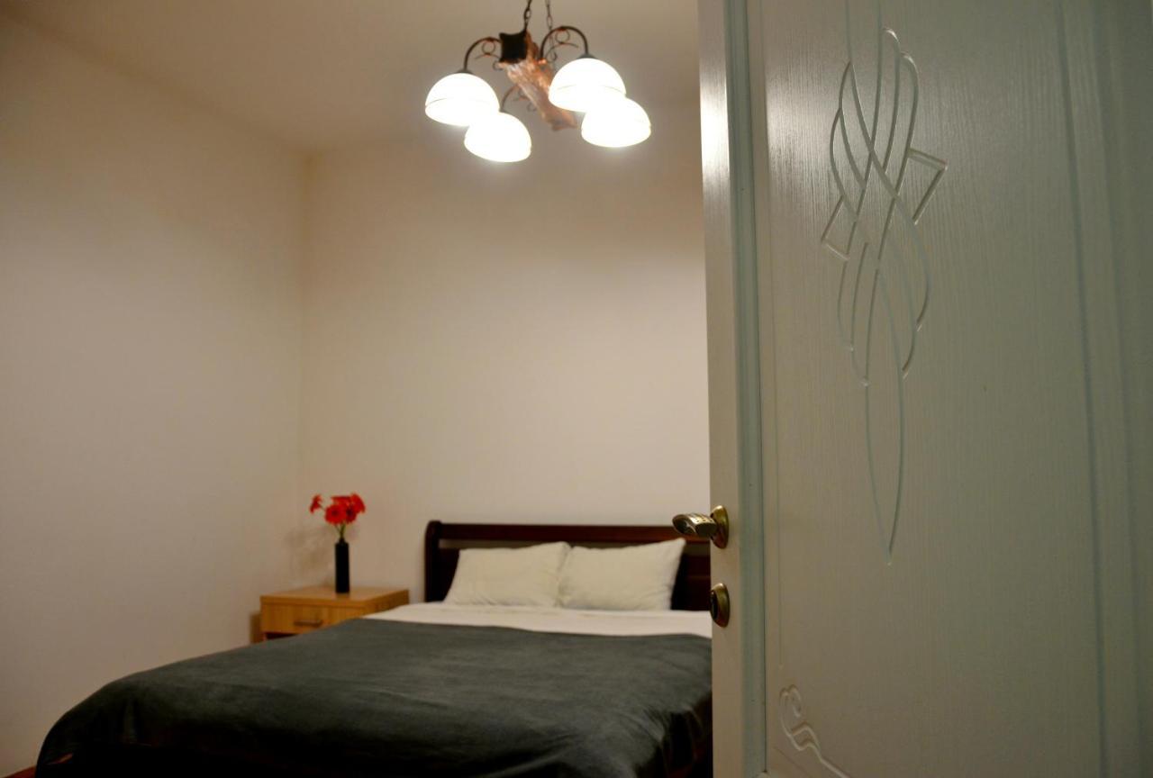 לבוב Brand New Apartment In City Center מראה חיצוני תמונה