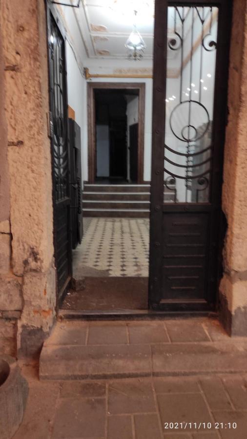 לבוב Brand New Apartment In City Center מראה חיצוני תמונה