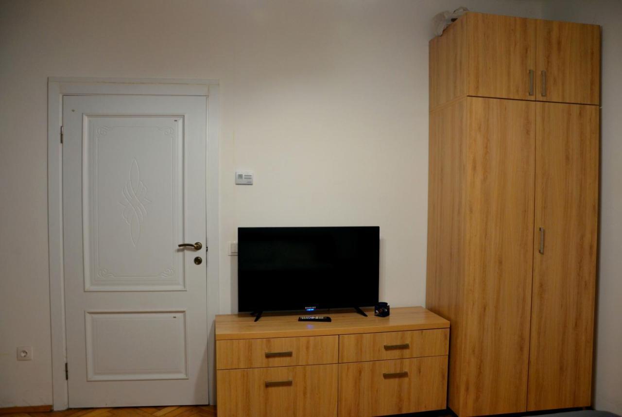 לבוב Brand New Apartment In City Center מראה חיצוני תמונה
